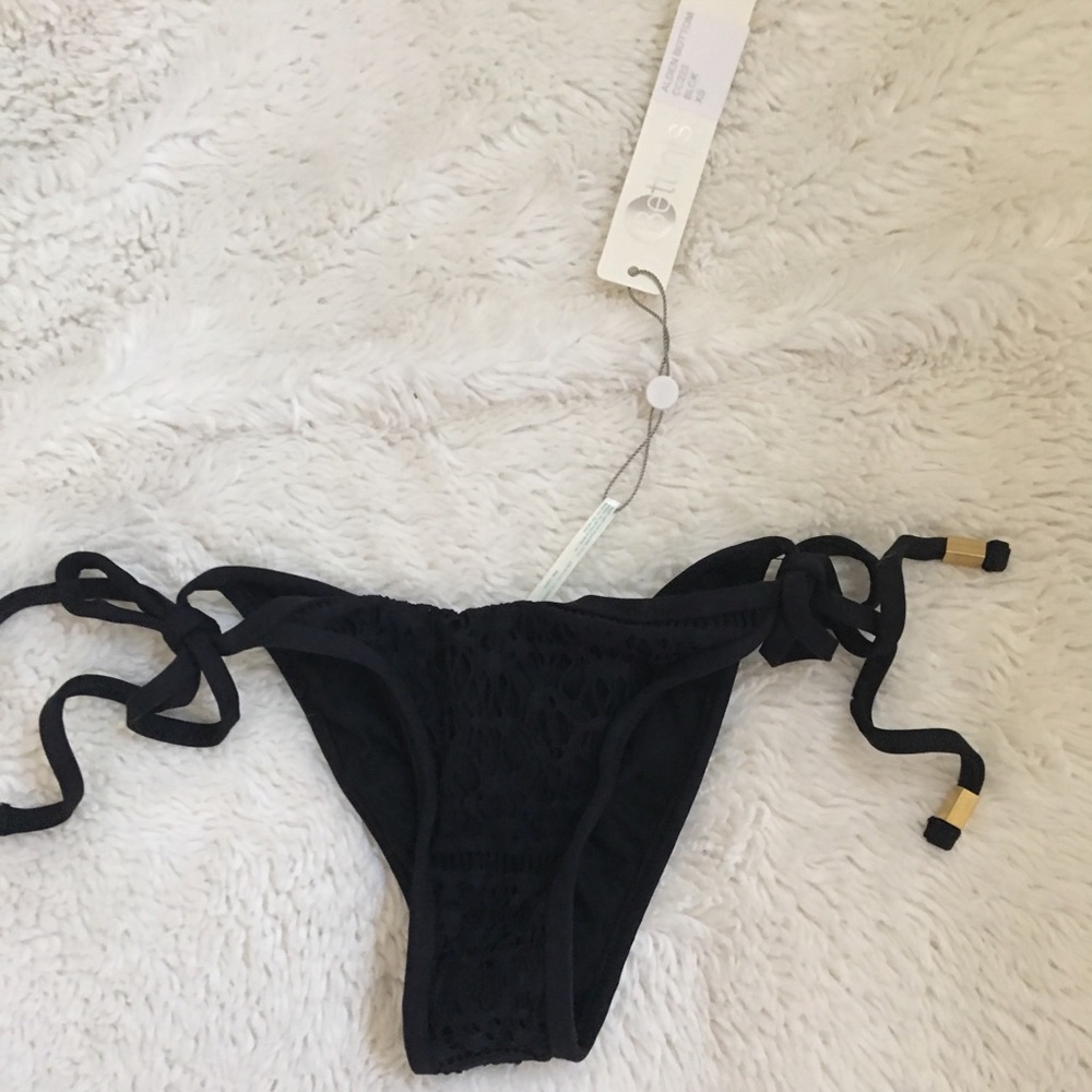 NWT Bettinis scrunch butt bikini bottom